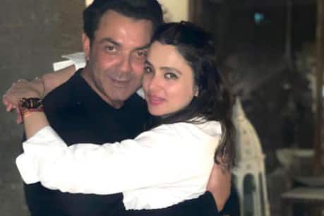 बॉबी देओल ने पत्नी तान्या को खास अंदाज में विश किया B'Day, शेयर की बेहद खूबसूरत तस्वीर