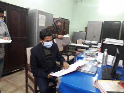 पीलीभीत: जिलाधिकारी द्वारा कलेक्ट्रेट कार्यालय के दो पटलों का किया गया औचक निरीक्षण।