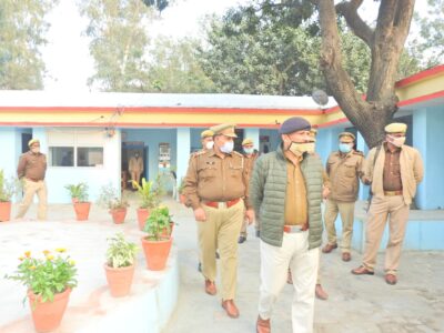 पीलीभीत :पुलिस अधीक्षक महोदय द्वारा थाना बरखेड़ा पर किया गया अर्दली रूम।