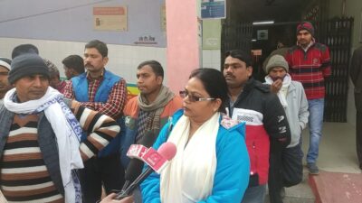 सीतापुर: बसपा कार्यकर्ताओं ने पूर्व मुख्यमंत्री मायावती के जन्म दिवस पर मरीजों को फल वितरण किया