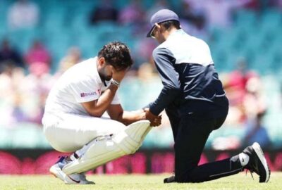 IND vs AUS: हाथ के दर्द से परेशान ऋषभ पंत ने जड़ा ताबड़तोड़ अर्धशतक, रचा इतिहास