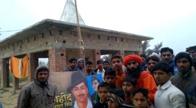 बरेली - ग्राम बेटा बुजुर्ग में मोदी यूथ बिग्रेड के राष्ट्रीय अध्यक्ष तपस्वी विजय देव नाथ महाराज जी ने वहां तवे गणतंत्र दिवस के अवसर पर अपने आश्रम पर फहराया तिरंगा।