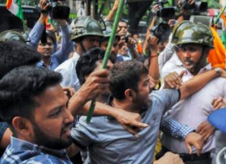 वेस्ट बंगाल में तृणमूल व भाजपा समर्थकों के बीच कई जगहों पर हिंसक झड़प,