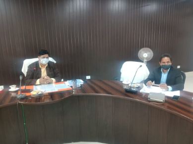 चित्रकूट: जिलाधिकारी की अध्यक्षता में किसान संगठनों की समस्याओं पर विचार विमर्श के संबंध में संबंधित अधिकारियों व किसान संगठनों के प्रतिनिधियों के साथ एक बैठक का आयोजन किया