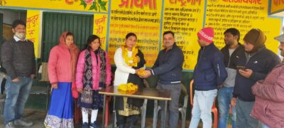 बरेली - प्रधानाध्यापक संजीव लता का अंतर्जनपदीय ट्रांसफर होने पर स्टाफ ने दी विदाई।
