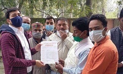 बरेली-सफाई मजदूर संघ ने उपजिलाधिकारी को अपनी मांगों के सम्बंध में दिया ज्ञापन