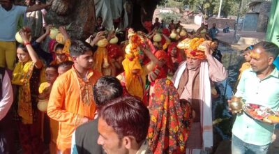 जालौन: श्रीमद्भागवत कथा के लिए भक्ति भाव के साथ निकली कलश यात्रा