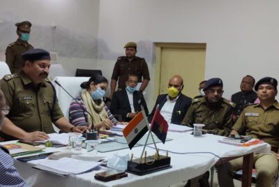 एटा :आगामी ग्राम पंचायत चुनावों के दृष्टिगत ,अपराध समीक्षा बैठक में जिलाधिकारी महोदया एवं एसएसपी ने दिए दिशानिर्देश