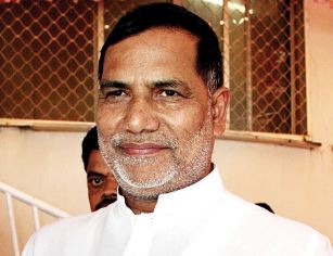 'परिश्रम संकल्प यात्रा' के जरिये उत्तर भारतीय समाज को जोड़ने निकले कृपाशंकर