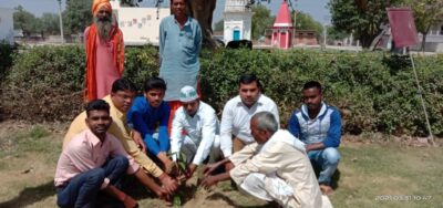 बाराबंकी :जन्मदिन पर किया पौध रोपण, संरक्षण का लिया संकल्प