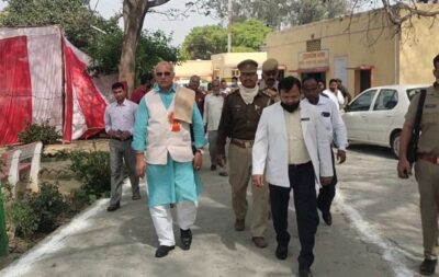 बरेली - ब्लाक रामनगर में प्राथमिक स्वास्थ्य केंद्र रामनगर में विधायक धर्मपाल सिंह ने कोविड वैक्सीन लग वाई।