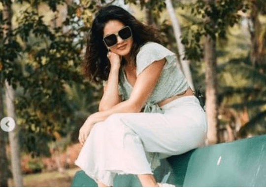 Sunny Leone ने मुंबई में खरीदा 5BHK का लक्जरी अपार्टमेंट, कीमत जानकार उड़ जाएंगे होश