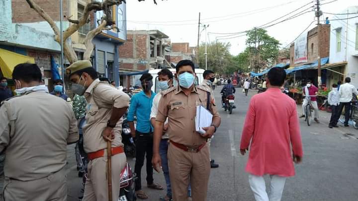 इटावा और भरथना में चलाया गया मास्क चेकिंग अभियान