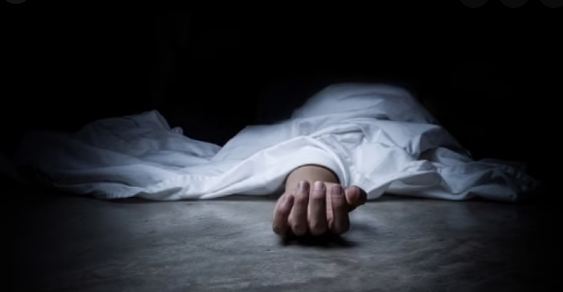 जौनपुर:जौनपुर अधेड़ व्यक्ति का शव मिलने से मच गया हड़कंप