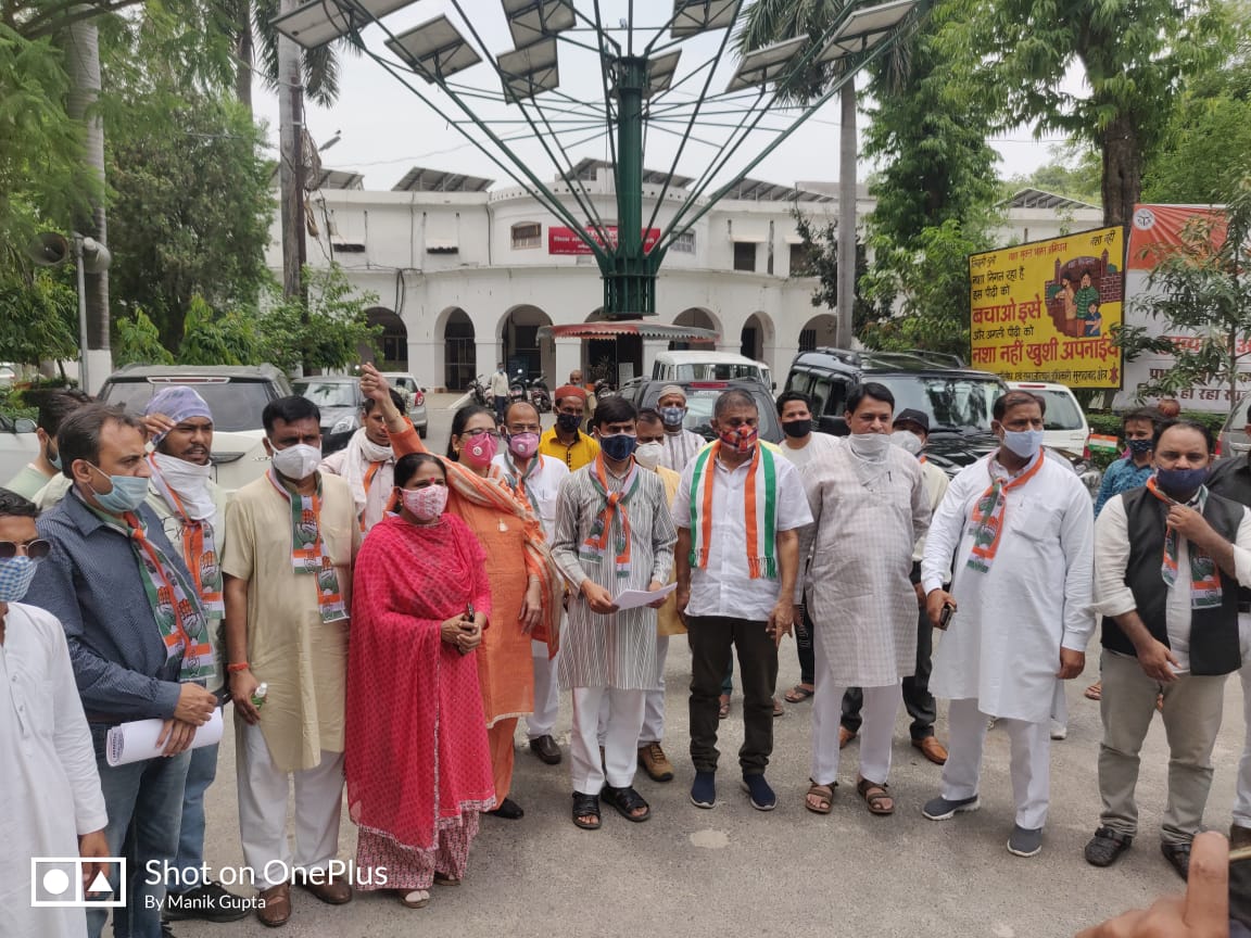 बरेली-कांग्रेस जिला अध्यक्ष ने कोरोना से डट कर निपटने के लिए राष्ट्रपति के नाम ज्ञापन दिया
