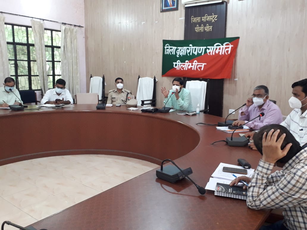 पीलीभीत:  शासन द्वारा निर्धारित तिथि से पूर्व कर ली जाये समस्त पूर्ण तैयारियां-जिलाधिकारी।