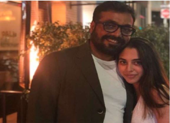 Aaliyah Kashyap ने पिता अनुराग कश्यप को दी अपनी पहली कमाई की ट्रीट, बिल भुगतान करते हुए दिया ऐसा रिएक्शन