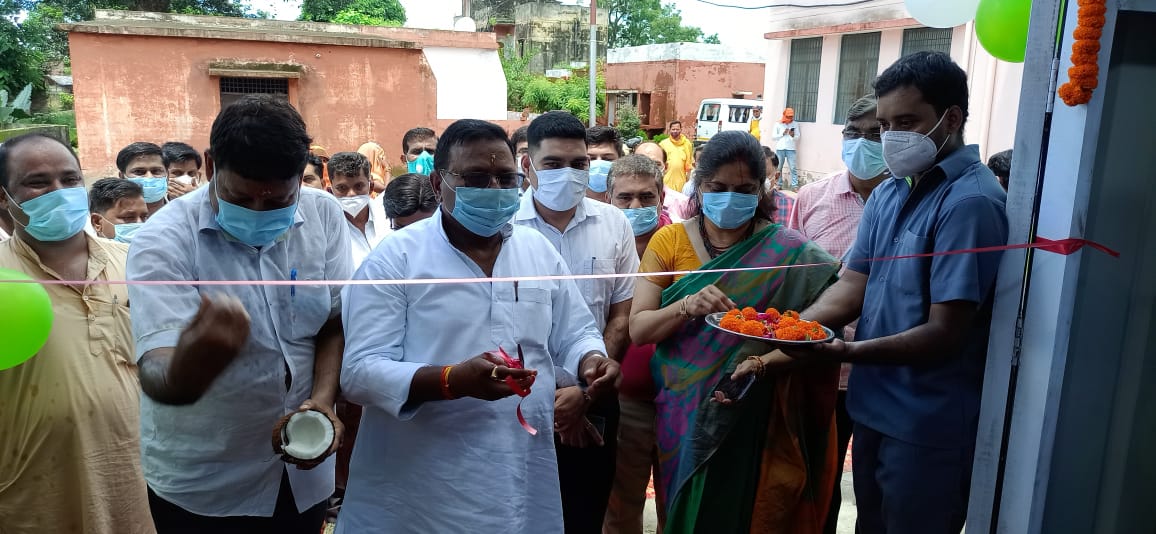 पीलीभीत माधौटांडा में जिले का पहला ऑक्सीजन प्लांट शुरू।मा0 विधायक ने माधौटांडा के ऑक्सीजन प्लांट का किया शुभारंभ।