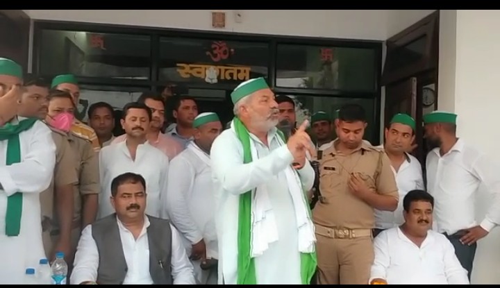 बरेली-पूंजीपतियों की सरकार में किसानों की बदहाली