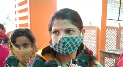 बरेली-अभिनेत्री करीना कपूर की तरफ से प्रेंग्नेंसी बाइबिल पुस्तिका का विमोचन किया गया