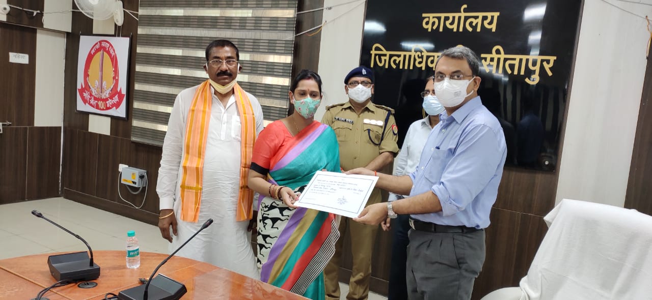 सीतापुर की प्रथम नागरिक बनी श्रद्धा सागर,56 वोटों से विजयी