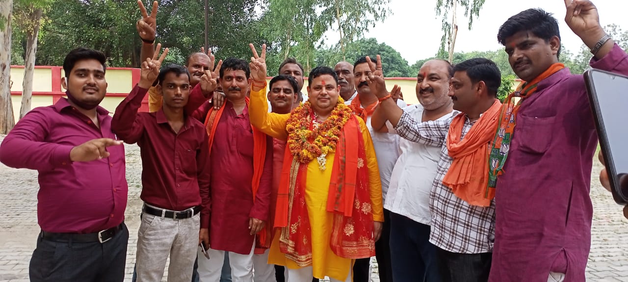 सीतापुर: निर्विरोध ब्लाक प्रमुख बने रामकिंकर पांडे