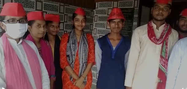 सीतापुर: कोरोना योद्धा सम्मान में,समाजवादी पार्टी मैदान में