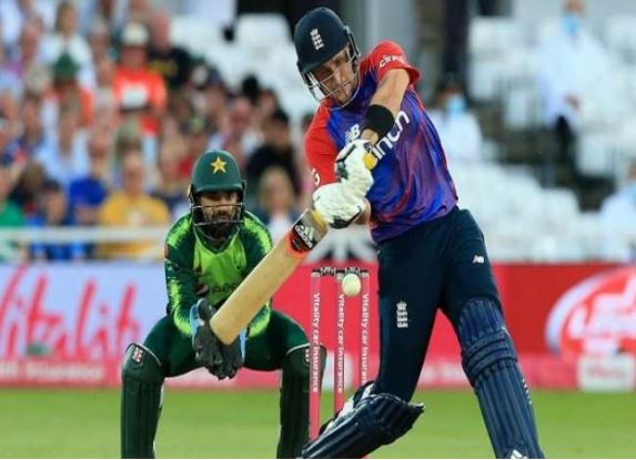 लिविंगस्टोन की रिकॉर्ड शतकीय पारी पर फिरा पानी, पाकिस्तान ने इंग्लैंड को पहले टी-20 में 31 रनों से हराया