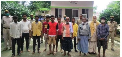 प्रयागराज: थाना मांडा पुलिस द्वारा शांतिभंग के अंदेशे 11 व्यक्तियों के विरुद्ध धारा 151,107,116 सीआरपीसी की कार्यवाही की गई,