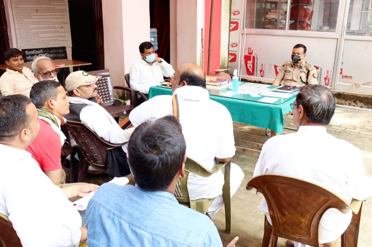 प्रयागराज- थाना समाधान दिवस मांडा , मेजा में वरिष्ठ पुलिस अधीक्षक श्री सर्वश्रेष्ठ त्रिपाठी उपस्थित रहे
