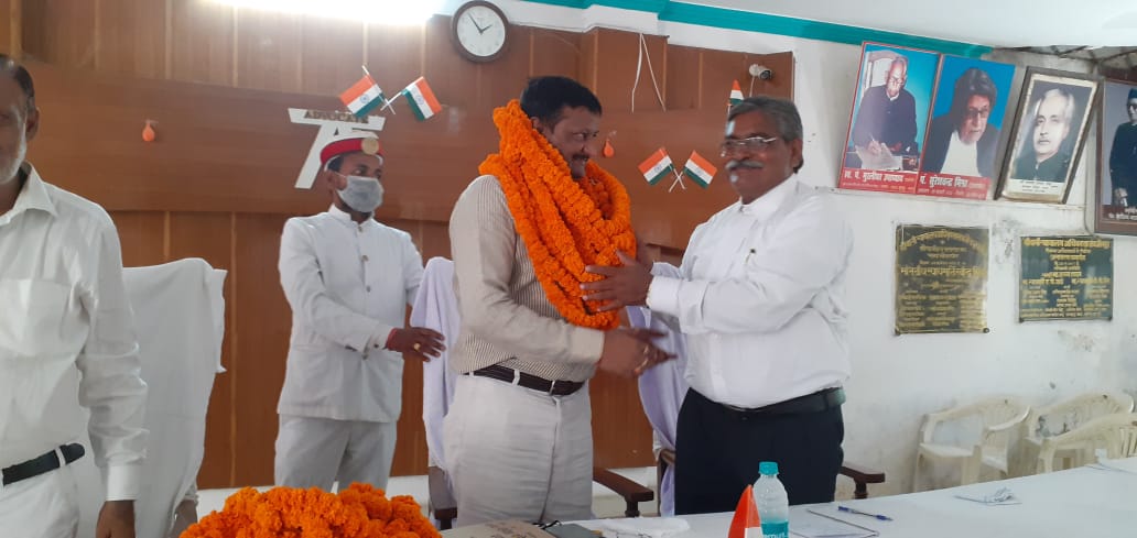 जौनपुर:बार काउंसलिंग के प्रदेश उपाध्यक्ष का जौनपुर आगमन पर हुआ जोरदार स्वागत