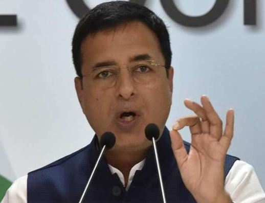कांग्रेस ने 100 करोड़ टीकाकरण पर स्वास्थ्यकर्मियों को दी बधाई, सरकार से किया सवाल