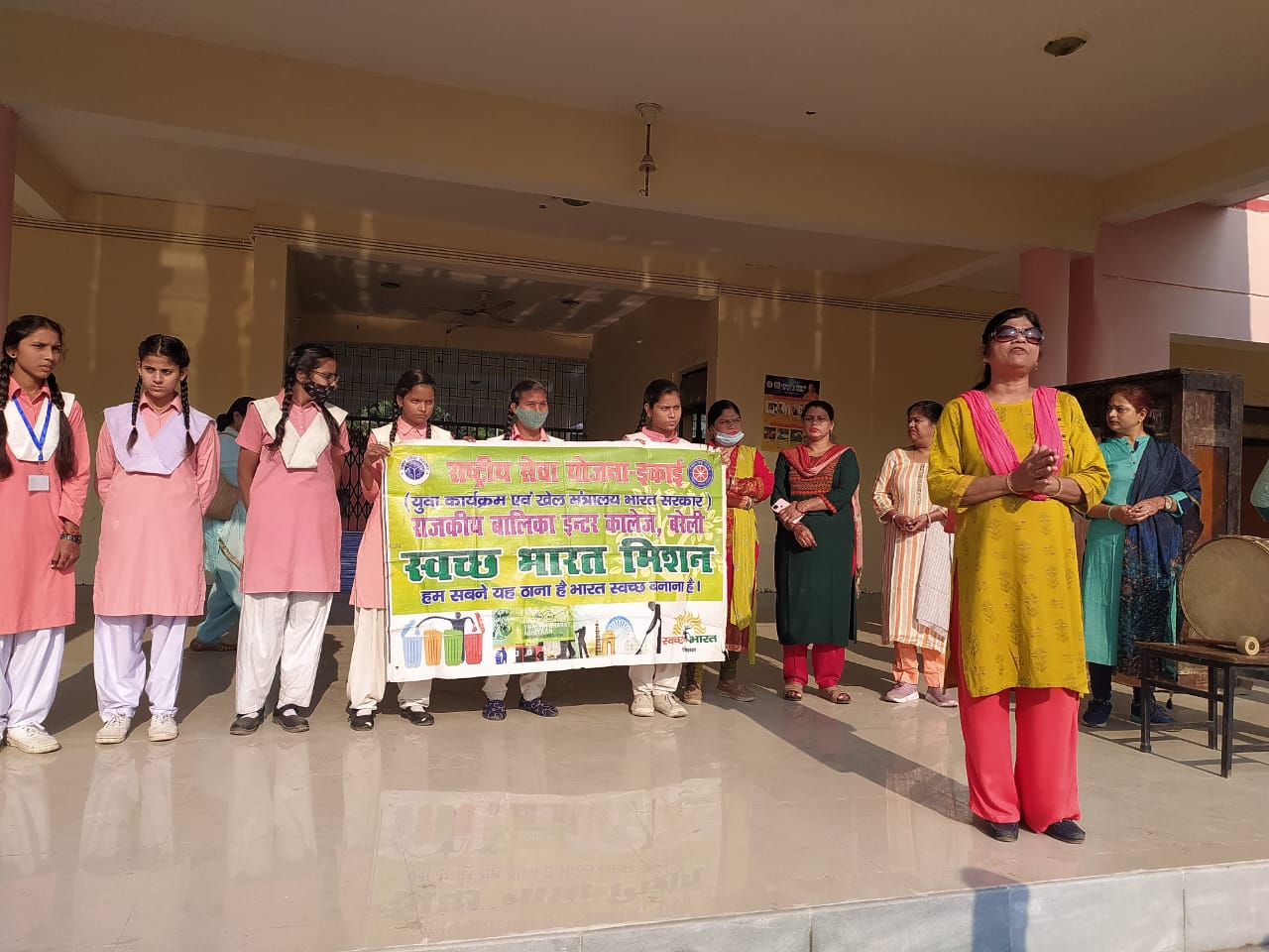 बरेली - सिंगल यूज प्लास्टिक का प्रयोग पूरी तरह से बंद कराने में अपना योगदान देना नैतिक जिम्मेदारी: अर्चना राजपूत।