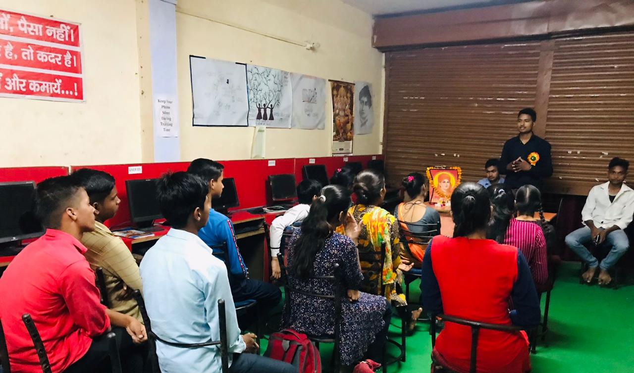 बरेली - अंधविश्वास और कुरीतियों के विरुद्ध समर्पित था दयानंद सरस्वती का पूरा जीवन- सत्यदेव आर्य।