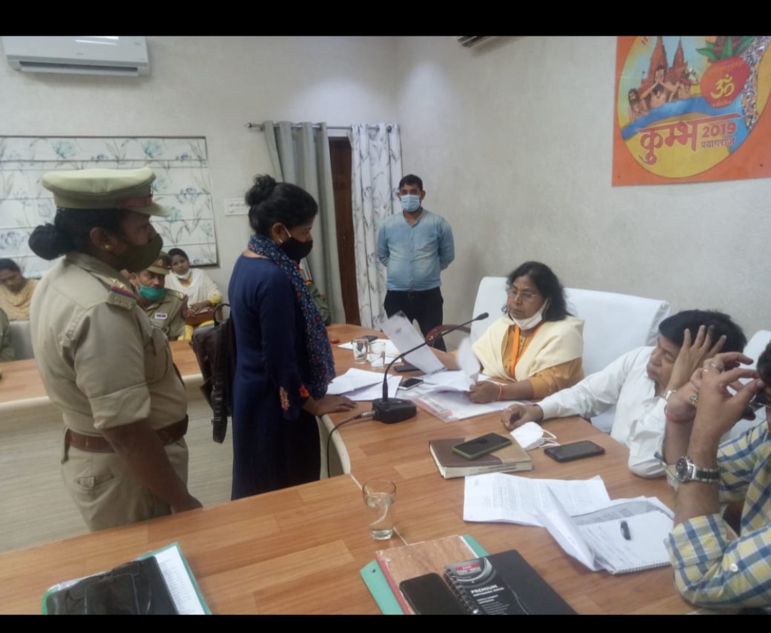 प्रयागराज :जनसुनाई में मा0 सदस्या ने पीड़ित महिलाओं की समस्याओं को सुना, उन्होंने सम्बन्धित अधिकारियों को निर्देशित किया