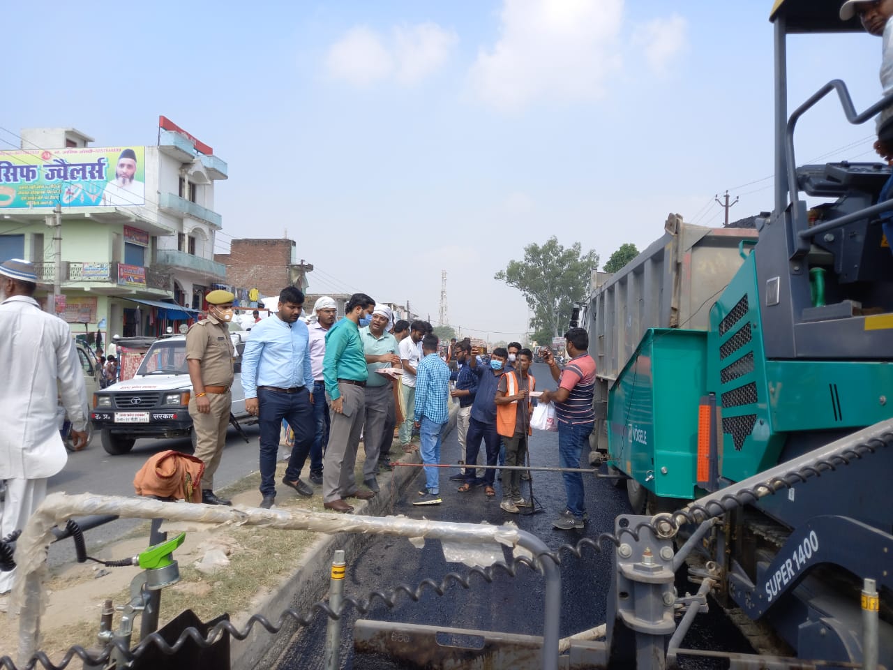 पीलीभीत: जिला अधिकारी द्वारा राष्ट्रीय राजमार्ग 74 का किया गया औचक निरीक्षण