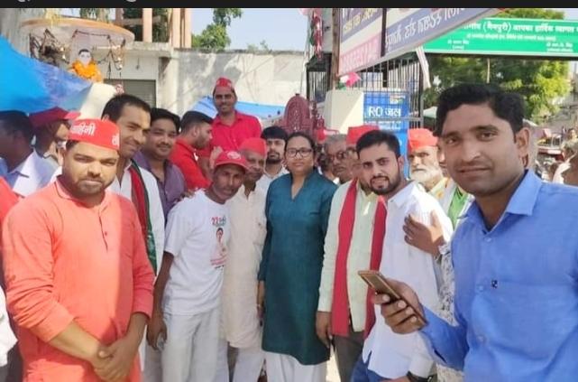 मैनपुरी: सपा नेत्री सुचेता शाक्य ने साईकिल यात्रा में प्रतिभाग कर बढ़ाया सपा कार्यकर्ताओं का हौसला