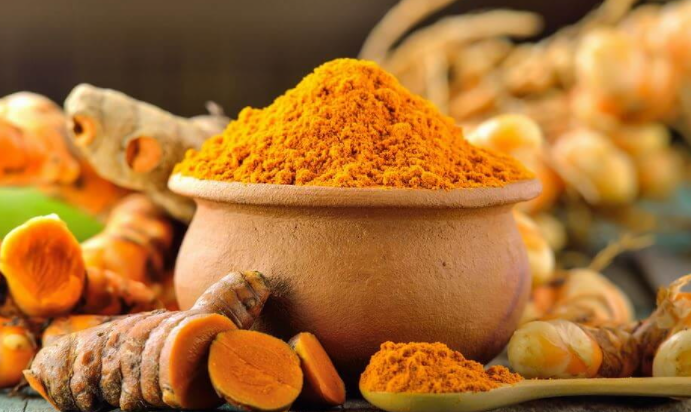 आखिर  सर्दियों में क्यों जरूरी है कच्ची हल्दी का सेवन ?