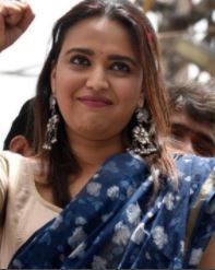स्वरा भास्कर की ट्रोलर ने की नौकरानी से तुलना, जिससे अभिनेत्री का ट्रोलर पर  फूटा गुस्सा