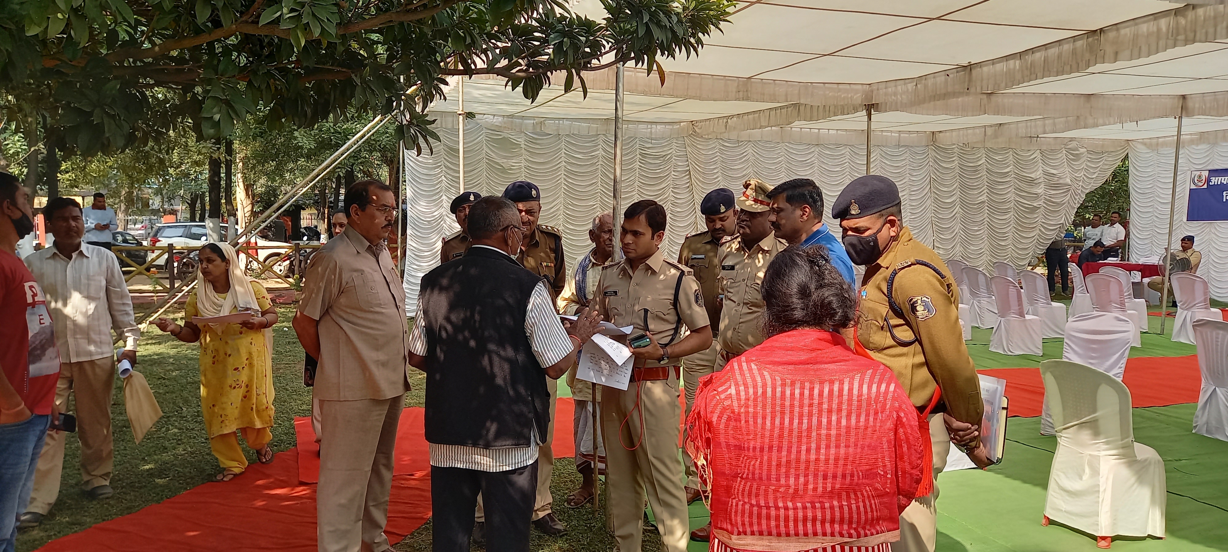 कोरबा: एसपी पटेल द्वारा जनदर्शन में लोगों को मिल रहा है न्याय... चारों ओर हो रही है एसपी की तारीफ