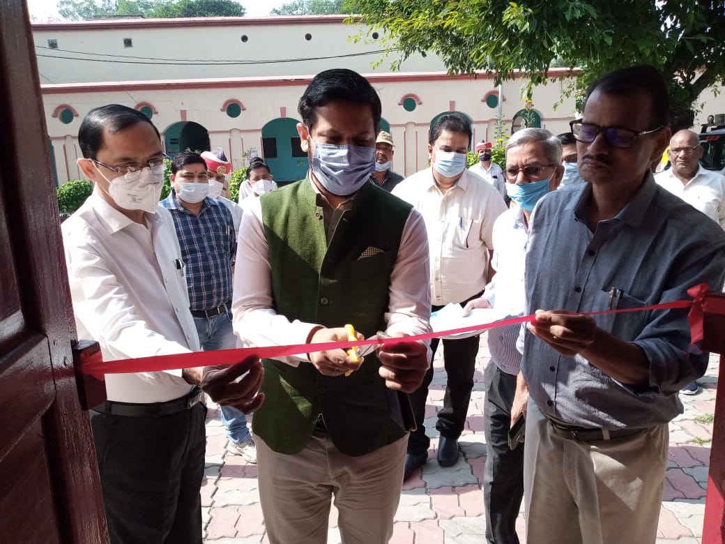 पीलीभीत : जिला निर्वाचन अधिकारी ने स्वीप कार्यक्रम के अन्तर्गत स्वीप कार्यक्रम का ट्विटर एकाउन्ट pilibhit_sveep व फेसबुक पेज pilibhit.sveep का किया गया शुभारम्भ।