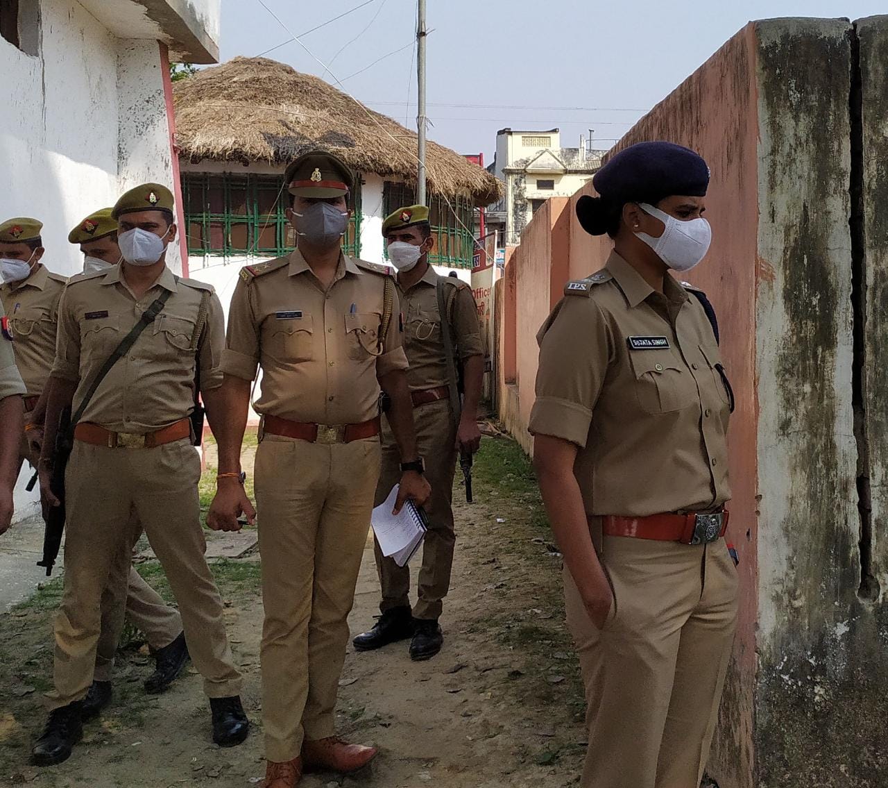 बहराइच: जिला के थाना पयागपुर में पुलिस अधीक्षक द्वारा थाना पयागपुर का औचक निरीक्षण किया गया