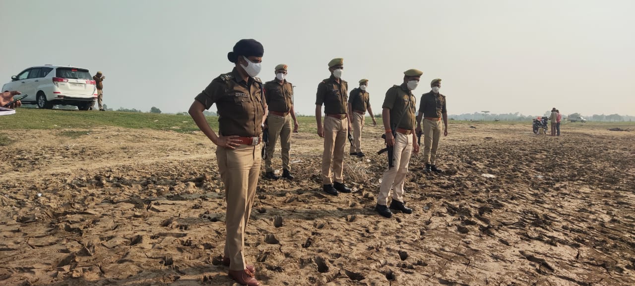 बहराइच :पुलिस अधीक्षक महोदय सुजाता सिंह थाना मोतीपुर के गायघाट नदी के तट पर कि निरीक्षण