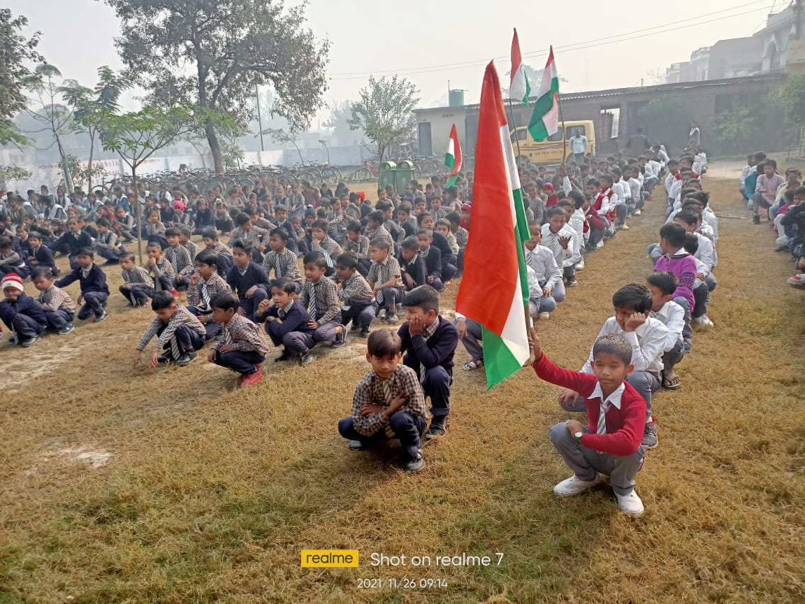 बहराइच-जरवल खंड के गायत्री इंटर कॉलेज परिसर में आजादी का अमृत महोत्सव के तहत भारत माता पूजन कार्यक्रम एवं सामूहिक वन्देमातरम गान किया गया