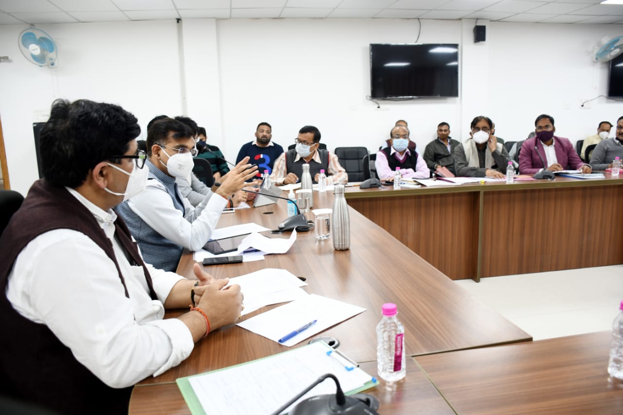 मण्डलायुक्त ने माघ मेला-2022 की तैयारियों के प्रगति की समीक्षा की