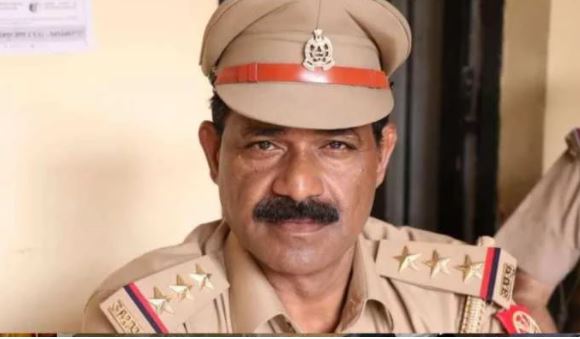 कानपुर: दो बीवियों वाला दारोगा तीसरी महिला के साथ पकड़ा, पत्नी ने थाने के सामने की धुनाई