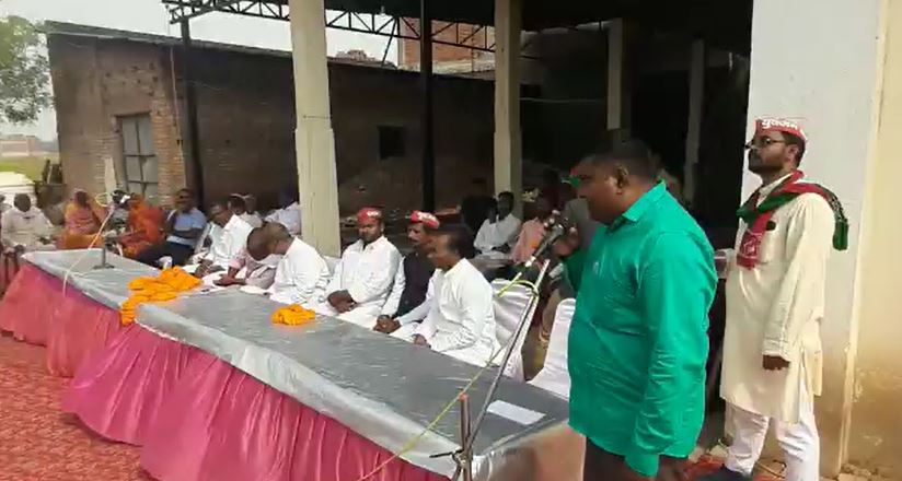जौनपुर: समाजवादी पार्टी द्वारा किया गया प्रजापति समाज का सम्मान समारोह