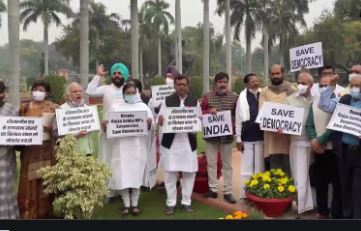सांसदों के ऊपर कार्रवाई को भाजपा ने बताया उचित, विपक्ष का प्रदर्शन जारी