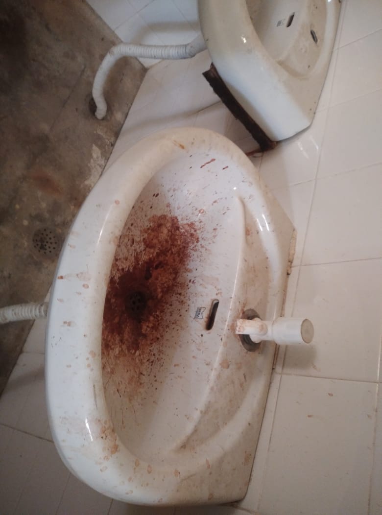 बरेली - राजकीय विधालय आईटीआई मनोने में नही है पानी पीने तक की नहीं है कोई व्यवस्था पानी के लिए कॉलेज के बाहर जाना पड़ता है छात्रों के लिए।