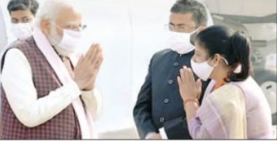 बरेली-प्रधानमंत्री से मिले बरेली जिलाधिकारी दम्पति